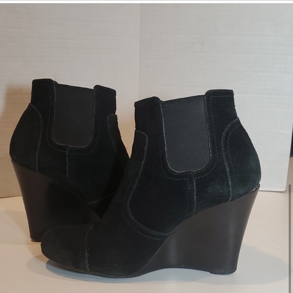 TORY BURCH Black Suede Wedge Booties w Gold Hardware - Picture 4 of 12